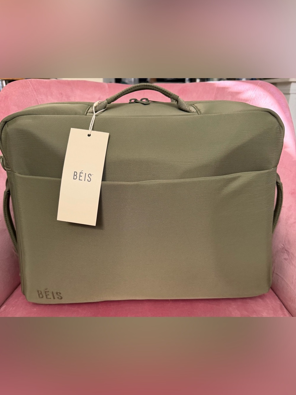 NWT BEIS Ultimate Travel Duffle in Olive Green